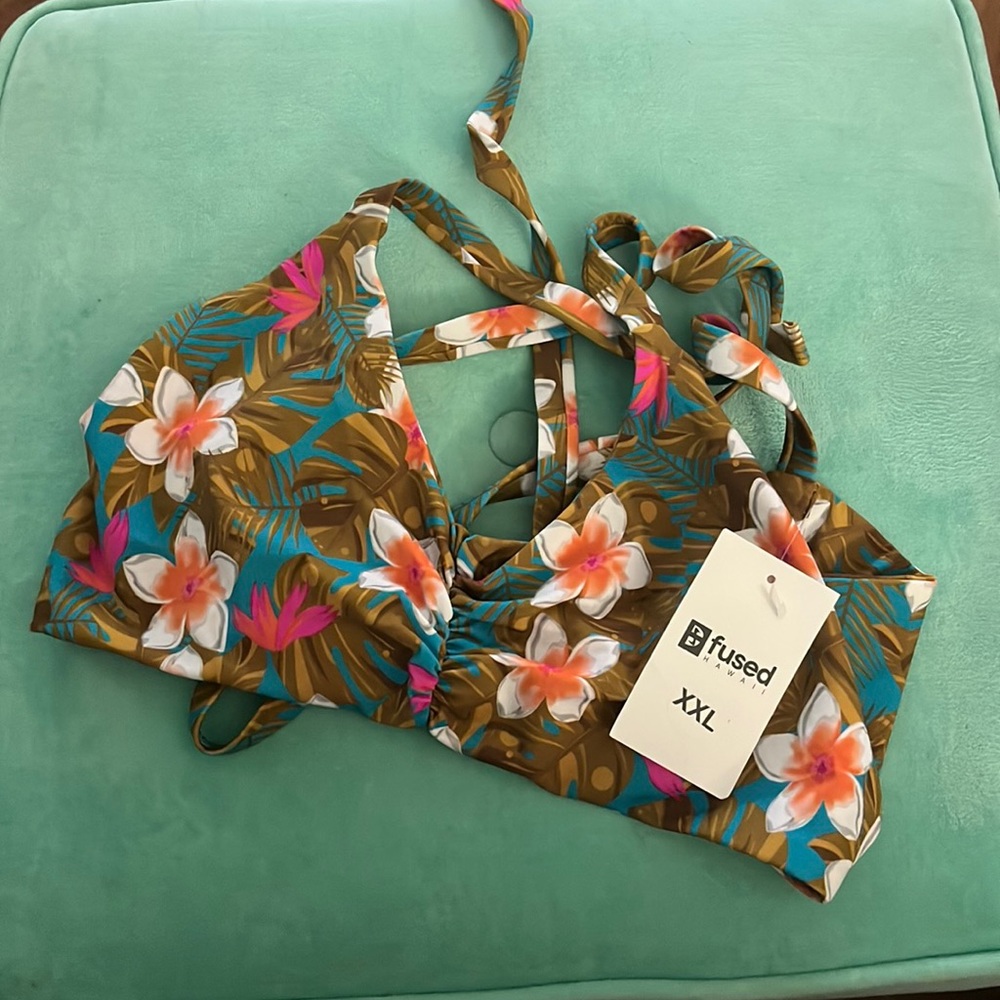 NWT fused Hawaii bikini top size xxl